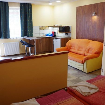 Aranyhal Apartman Heviz Ngoại thất bức ảnh