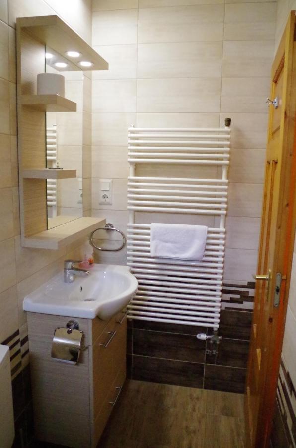 Aranyhal Apartman Heviz Ngoại thất bức ảnh