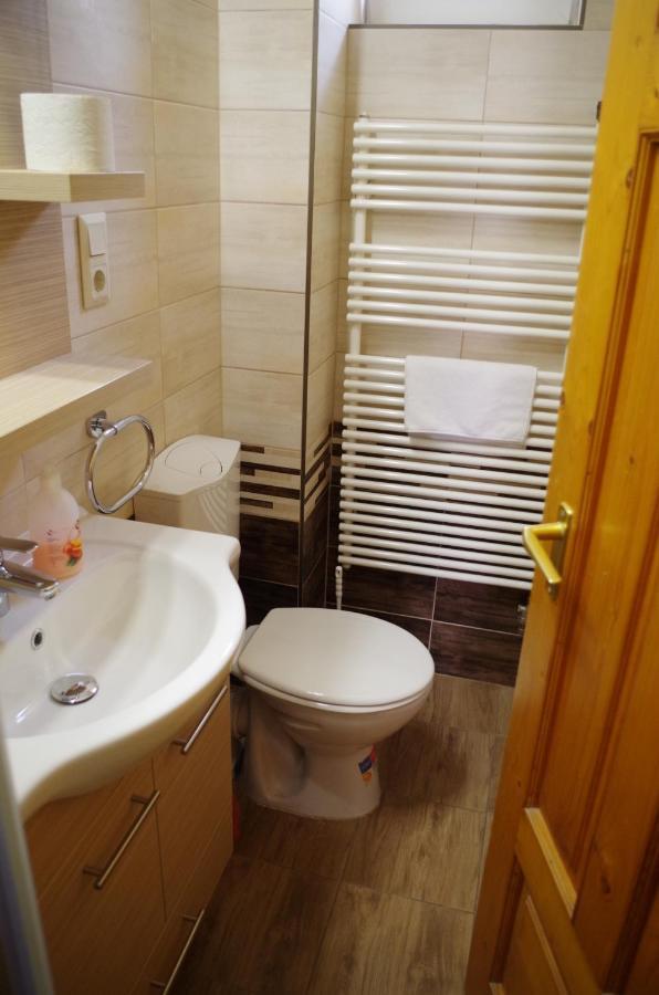Aranyhal Apartman Heviz Ngoại thất bức ảnh