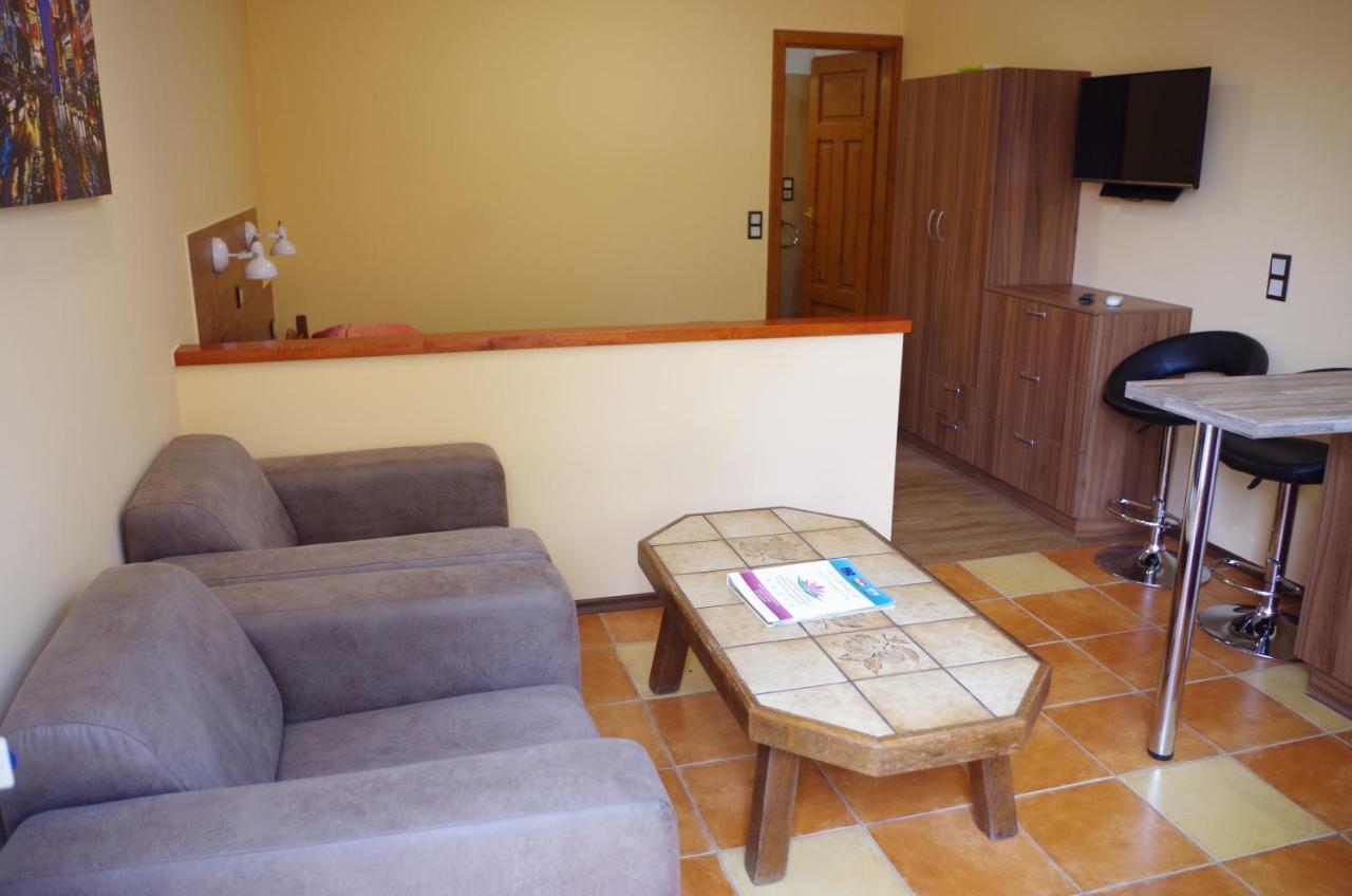 Aranyhal Apartman Heviz Ngoại thất bức ảnh
