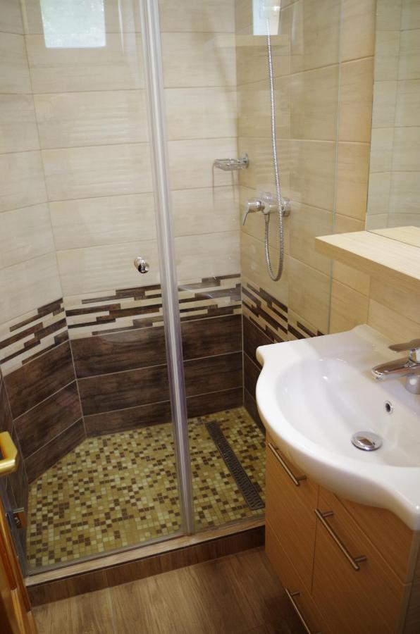 Aranyhal Apartman Heviz Ngoại thất bức ảnh