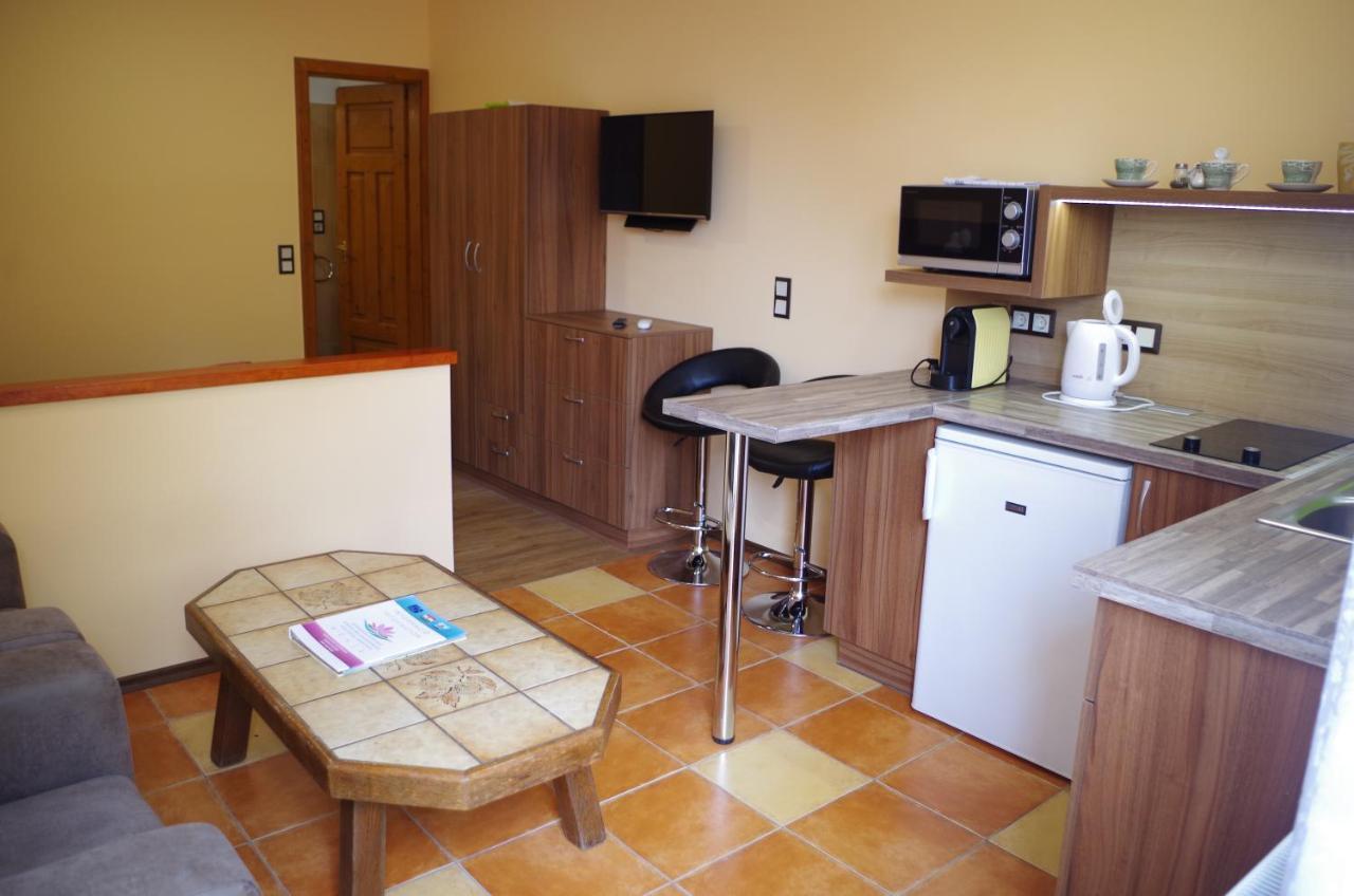 Aranyhal Apartman Heviz Ngoại thất bức ảnh
