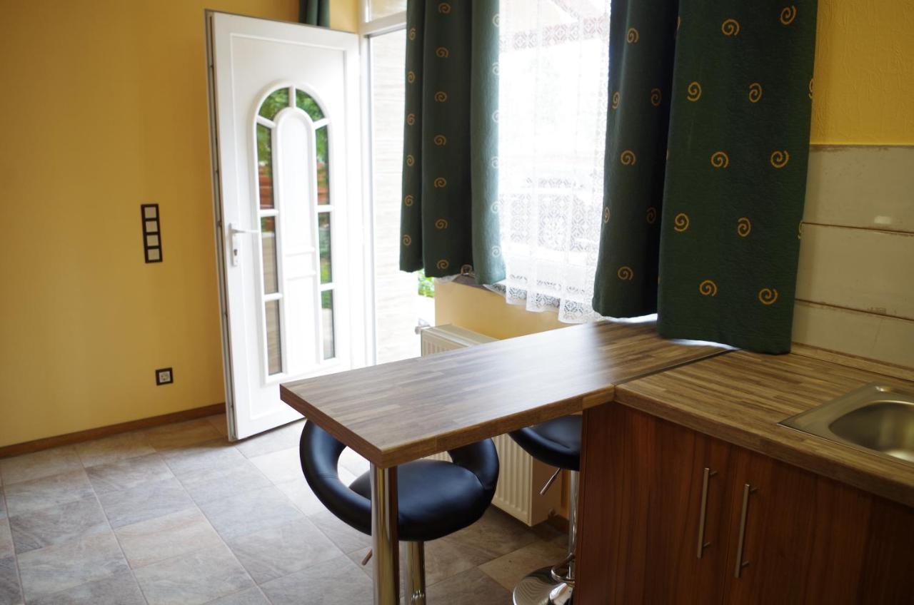 Aranyhal Apartman Heviz Ngoại thất bức ảnh