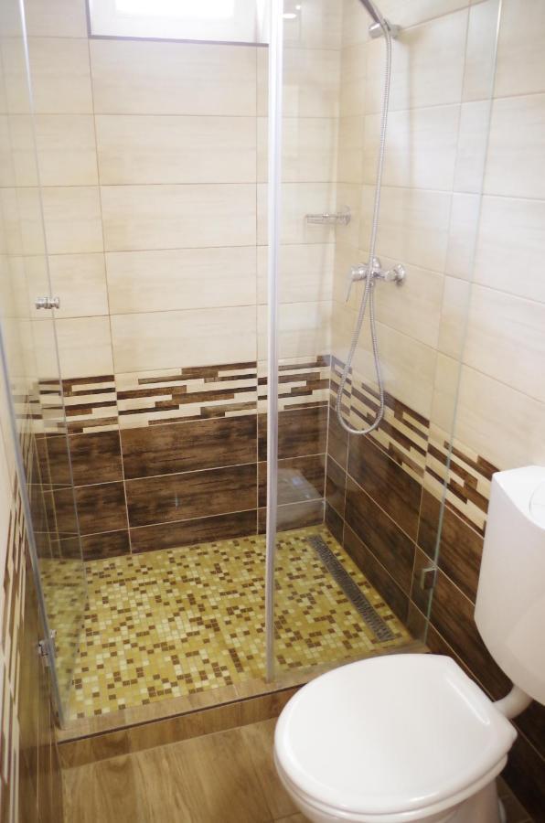 Aranyhal Apartman Heviz Ngoại thất bức ảnh