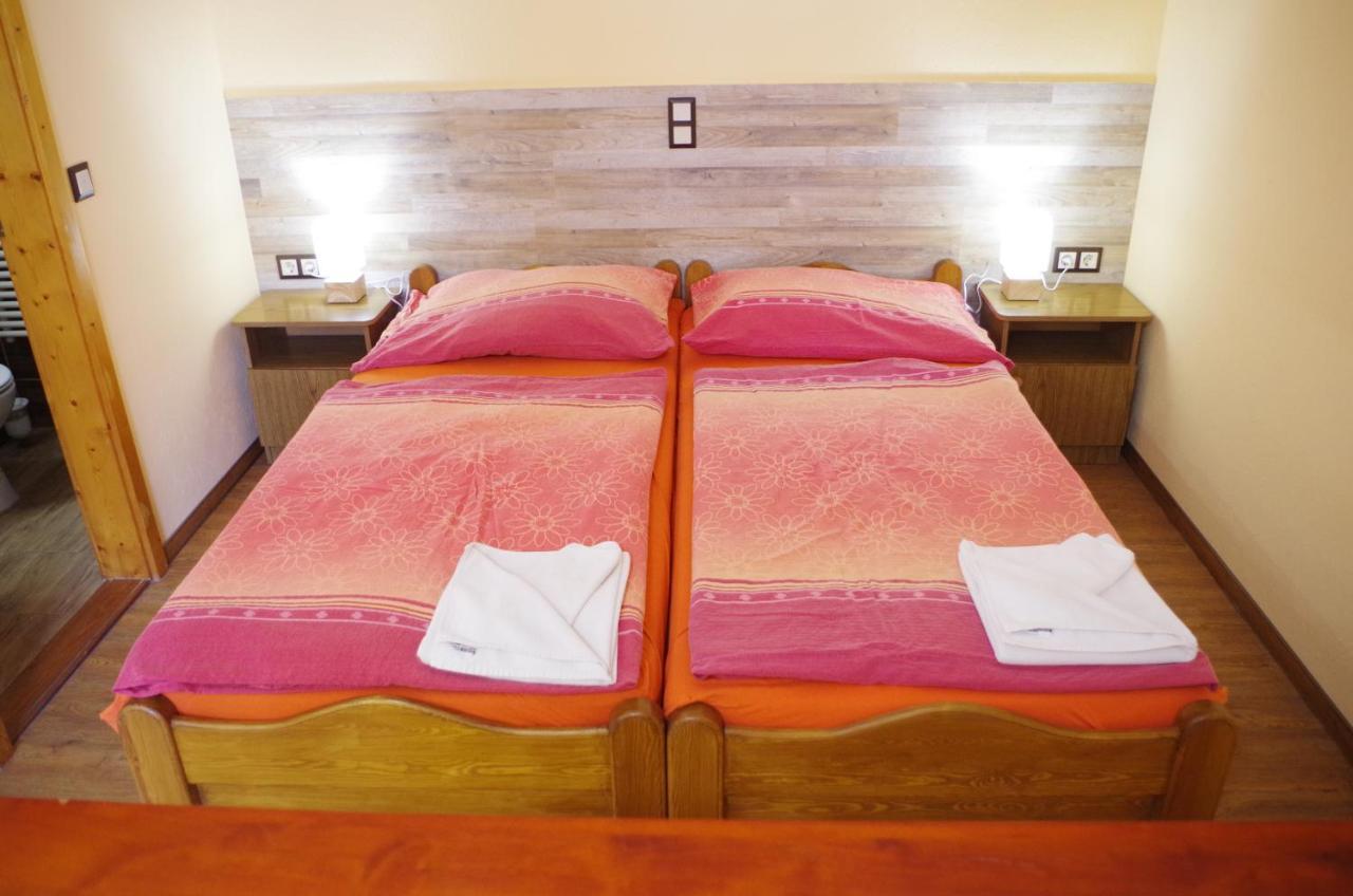 Aranyhal Apartman Heviz Ngoại thất bức ảnh