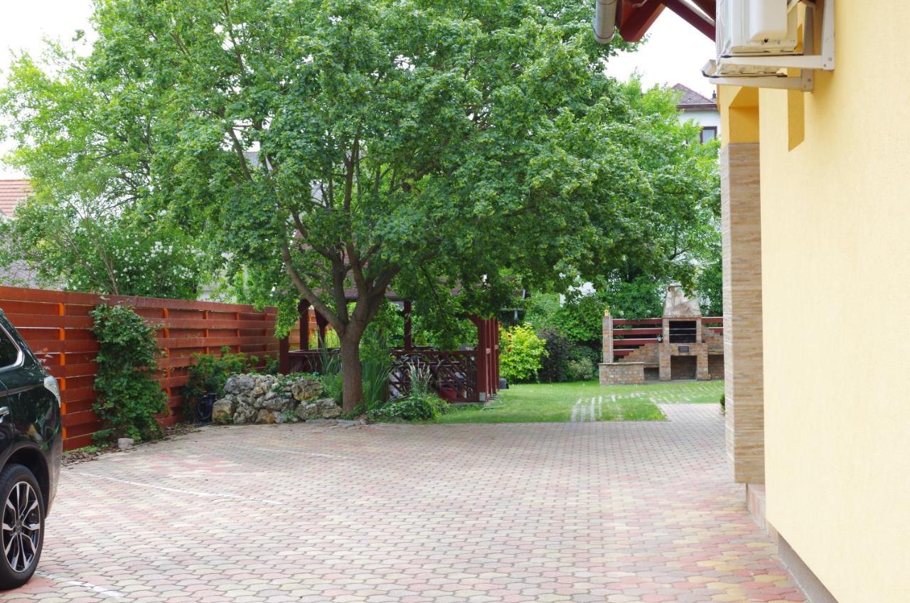 Aranyhal Apartman Heviz Ngoại thất bức ảnh